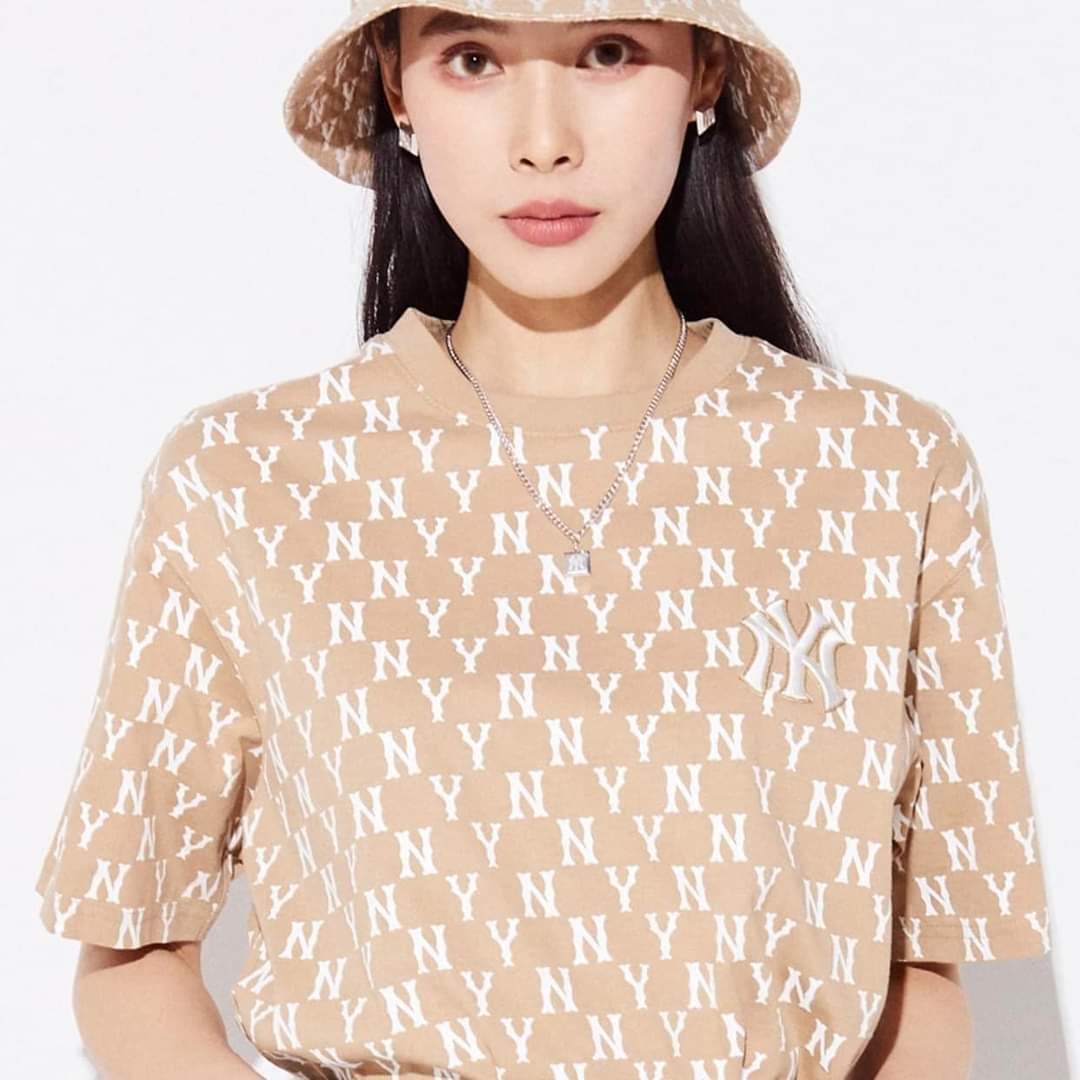 Áo thun chữ unisex
