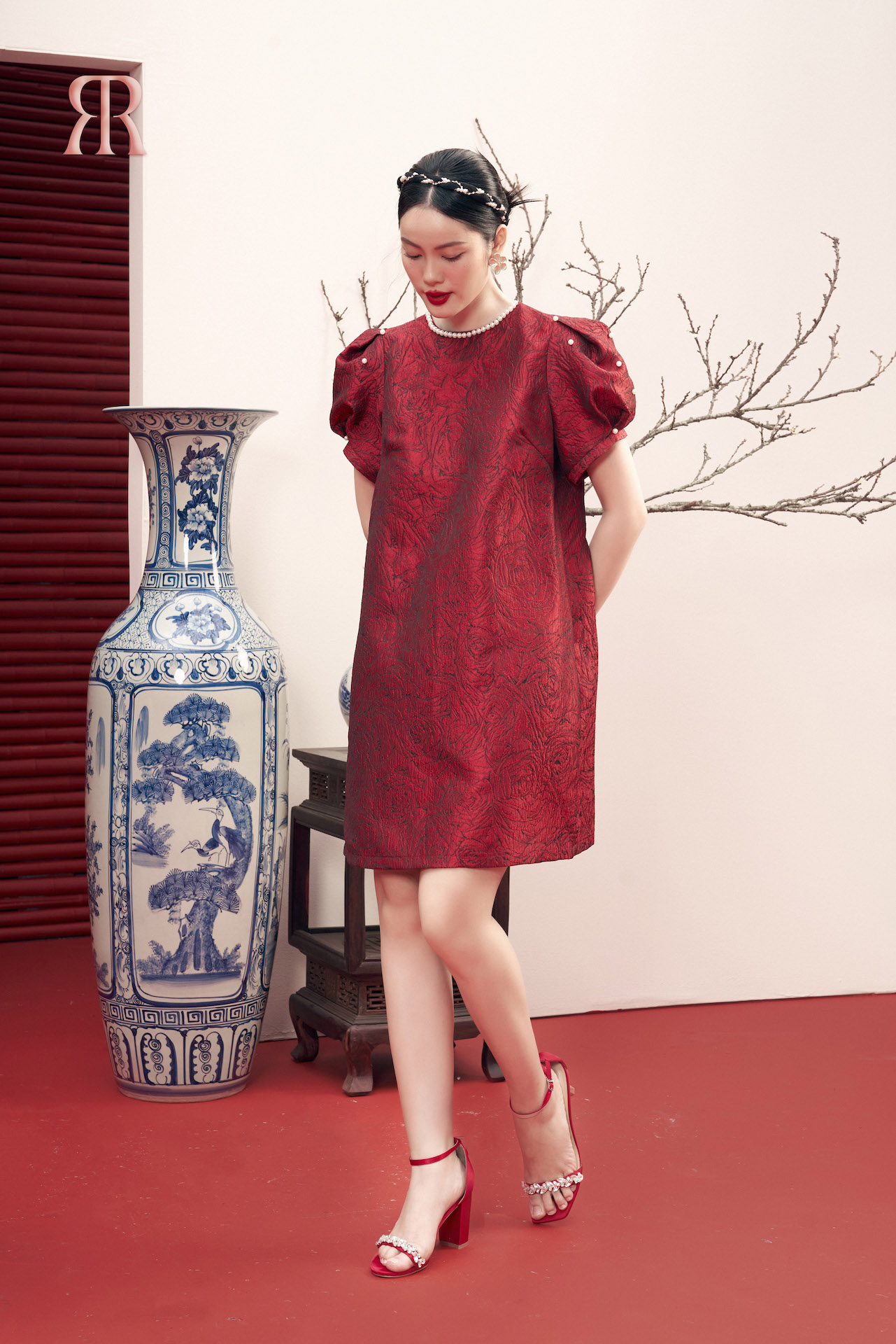 Rập - đầm kim hỷ gấm đỏ 2024 - red rose