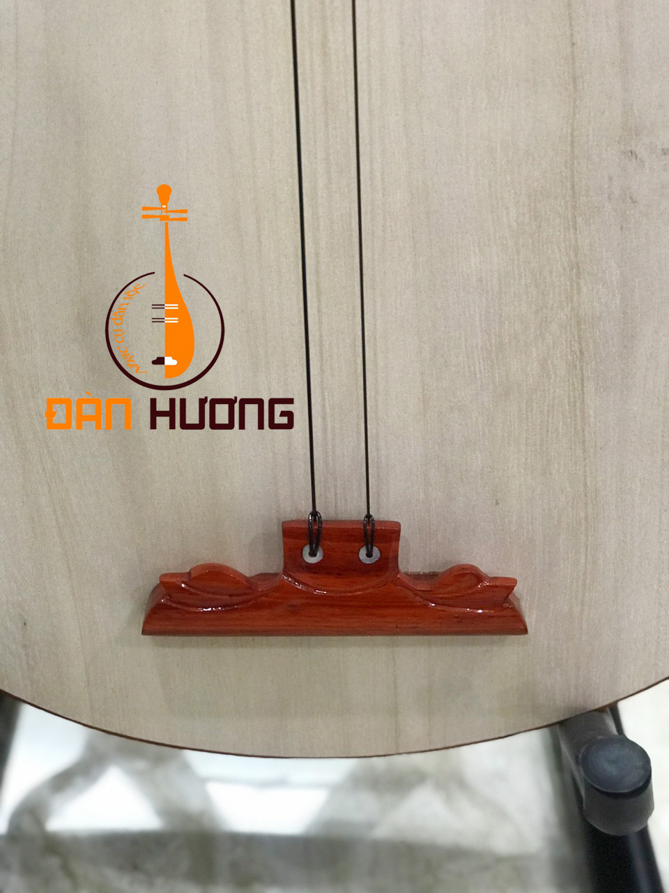 Đàn nguyệt gỗ hương chât lượng âm thổ