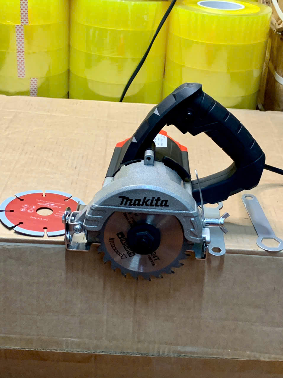 Máy cắt 45 độ makita,maktec lõi đồng ,máy cắt gạch ,gỗ tặng kèm lưỡi cưa