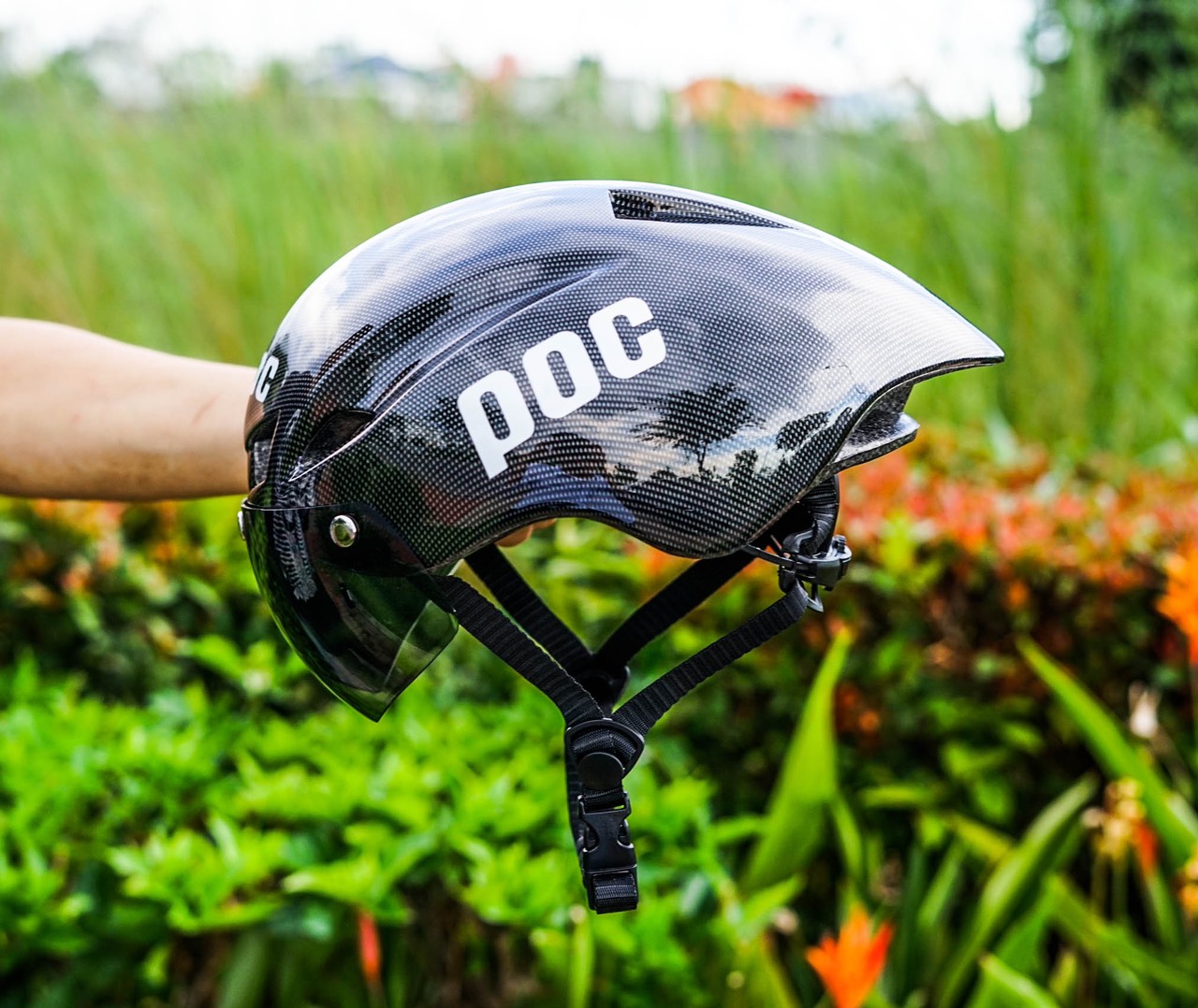 NÓN THỂ THAO POC 01 MÀU XÁM VÂN CACBON TẶNG TÚI VÀ HỘP