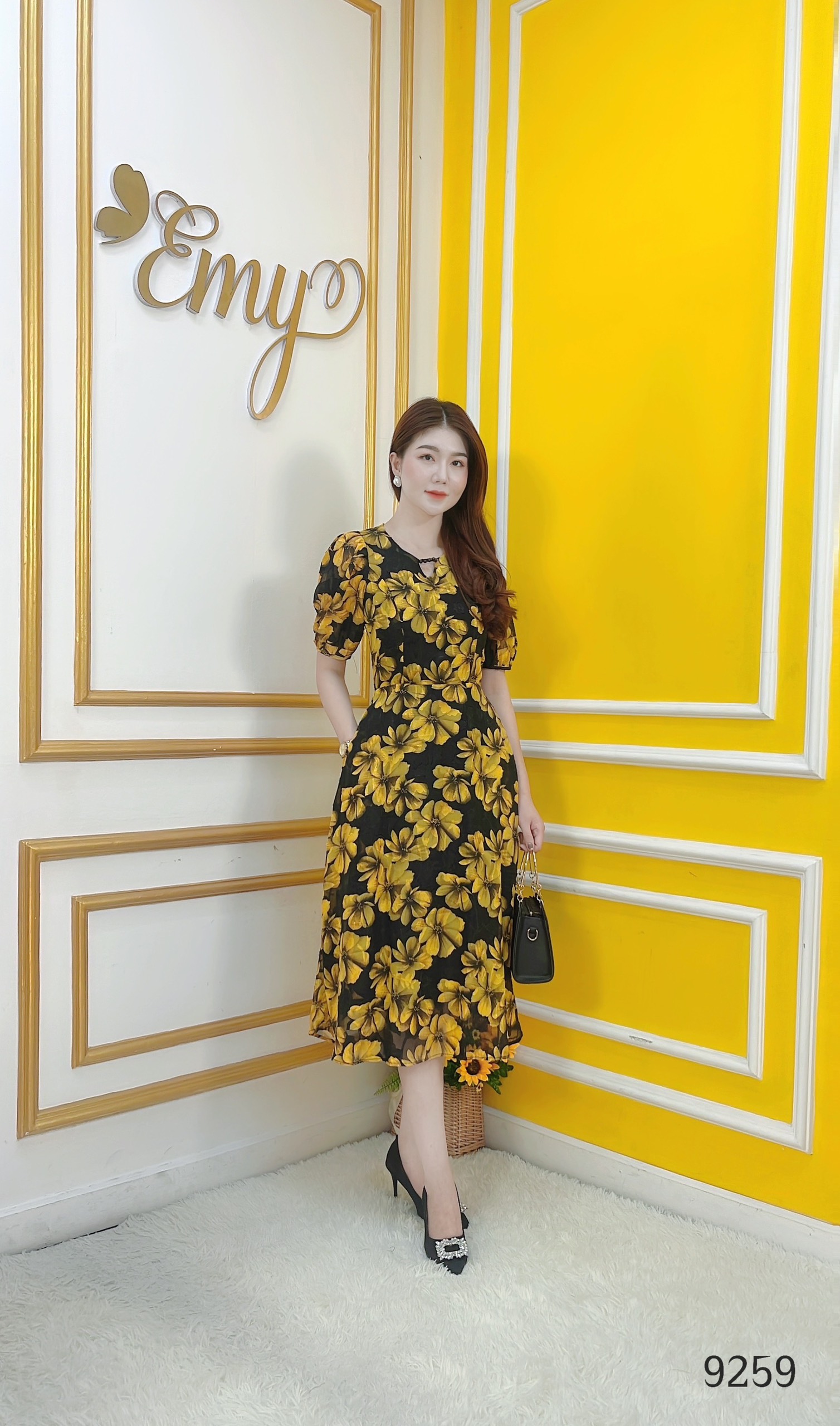 Váy Emy ra mắt bộ sưu tập mùa hè luxury trung niên tại Sài Gòn  Tạp chí  Starvn