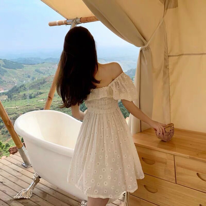 ĐẦM XÒE TIỂU THƯ HOA CÚC TAY PHỒNG TRỄ VAI XINH XẮN