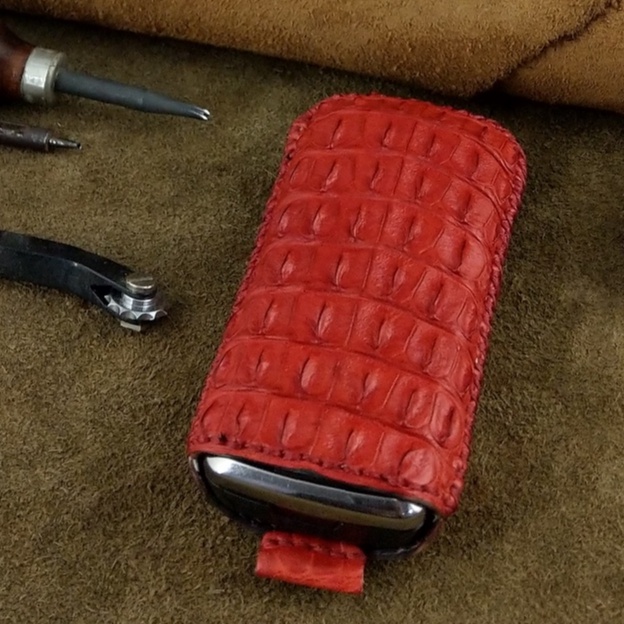 Bao da có dây rút Nokia 8800 handmade da cá sấu thật
