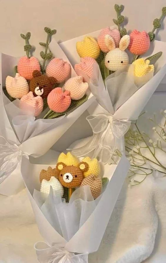 Bó hoa tốt nghiệp len