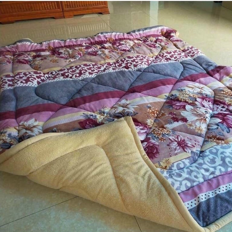 Chăn Lông Cừu 3 Lớp Loại 1 Siêu Dày Siêu Ấm Mùa Đông Kích Thước 1m9x 2m2 Nặng 2,7kg, Chăn Cừu Ấm(được chọn mẫu).
