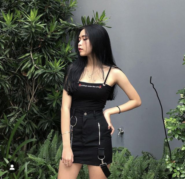[HCM]Áo 2 dây croptop thêu chữ ( có mút ngực )