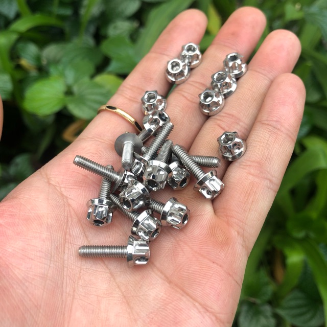 Ốc salaya inox 4li 15 gắn nắp dầu tay thắng, cho các loại xe máy