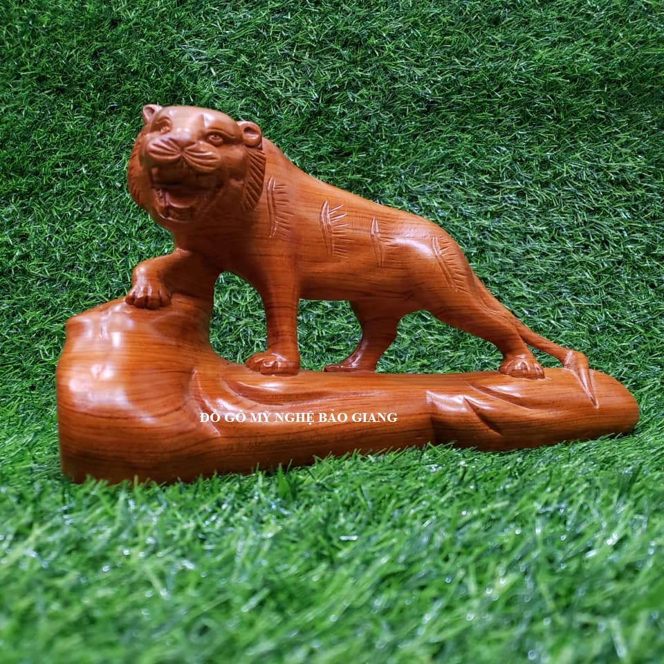 Tượng con hổ gỗ hương dài 30 cm