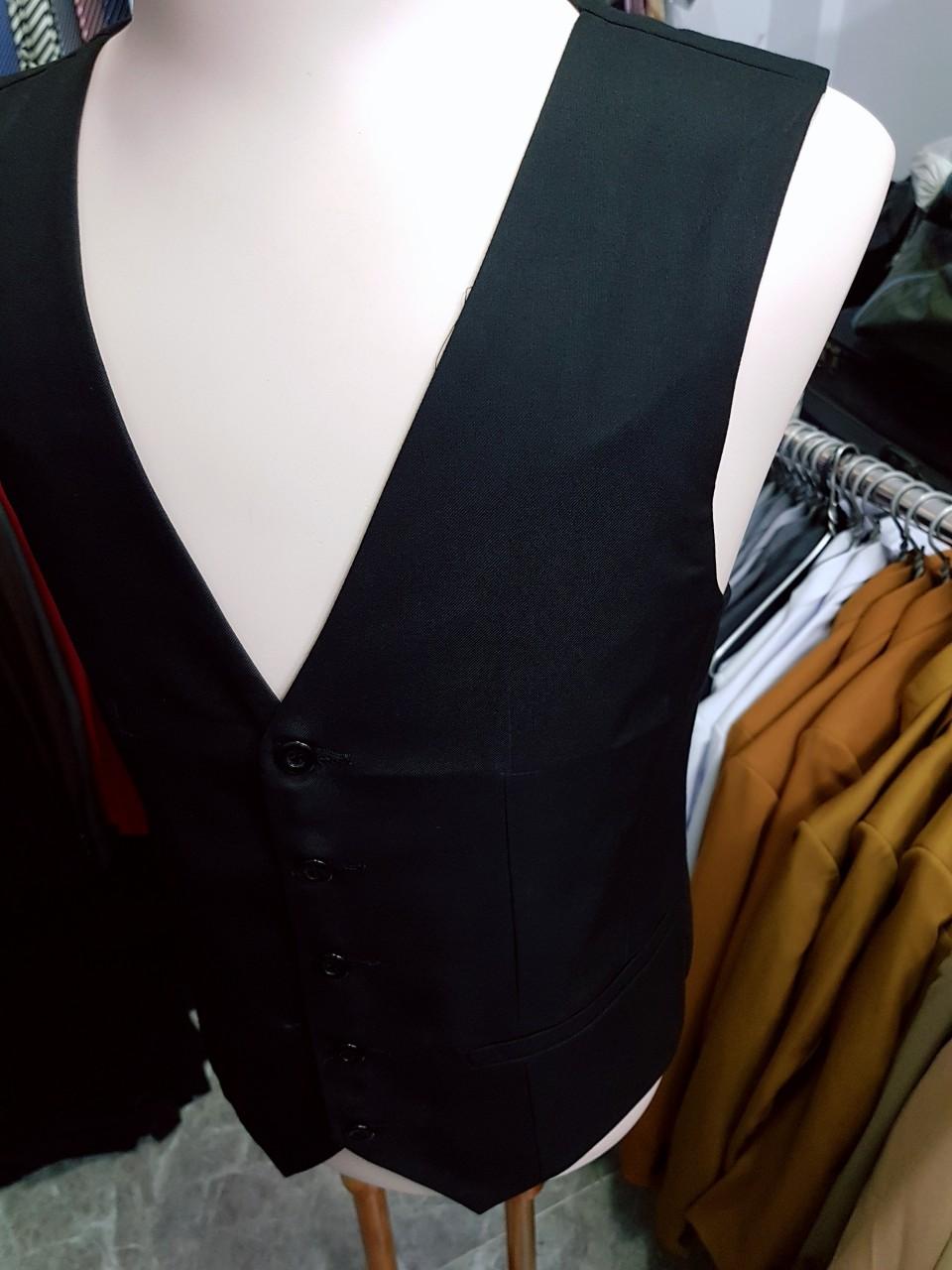 [HCM]Bộ vest nam màu đen chất liệu vải mềm mỏng ( áo vest + quần + cà vạt + nơ )