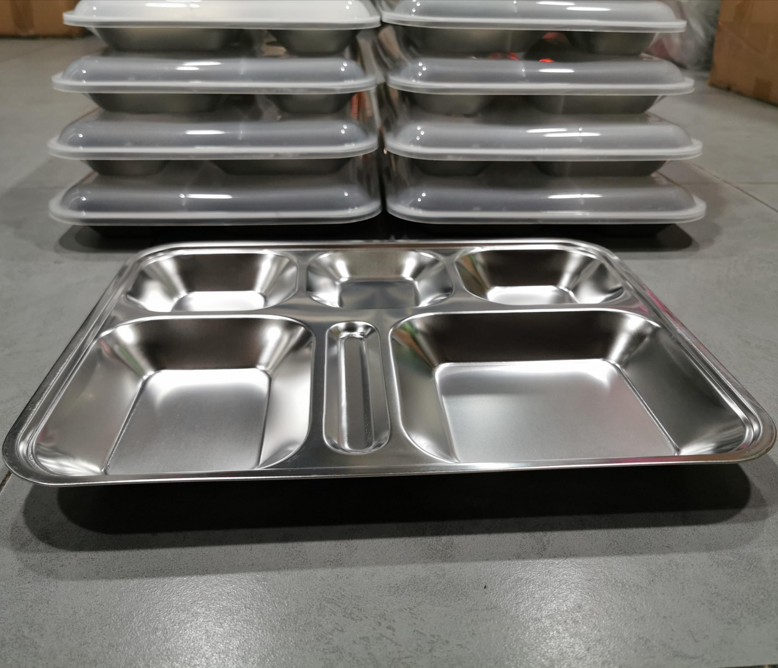 Khay cơm phần 6 ngăn có nắp nhựa (ngăn tăm)