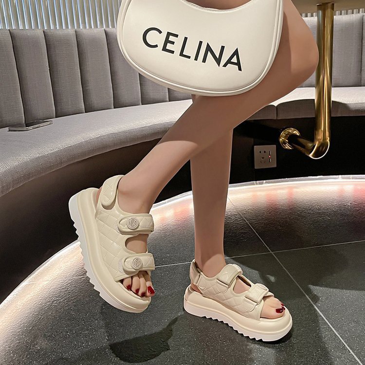 Sandal nữ đế độn răng cưa hoa trà học sinh hot trend