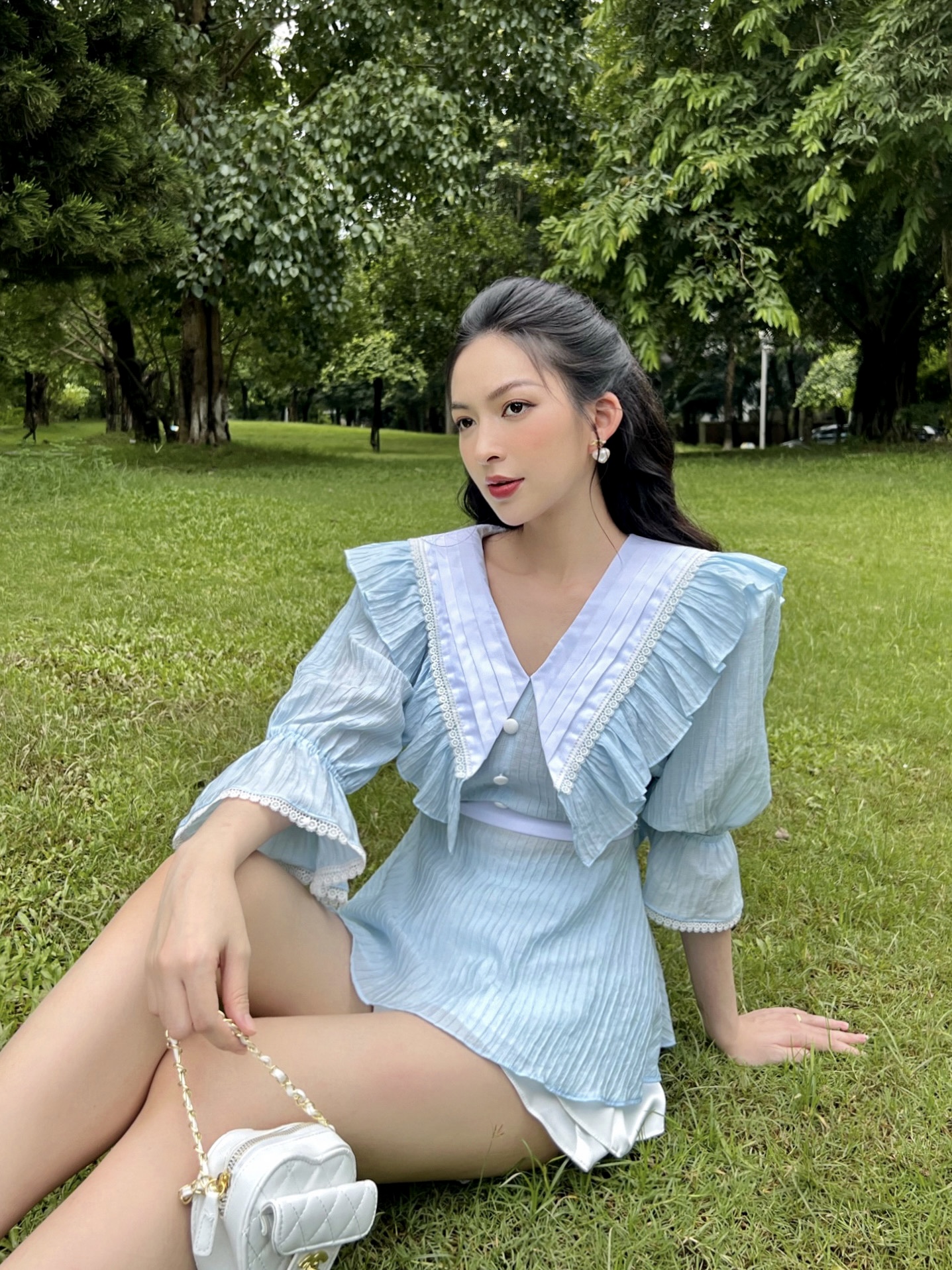Elita Blouse - Áo cổ V triết eo