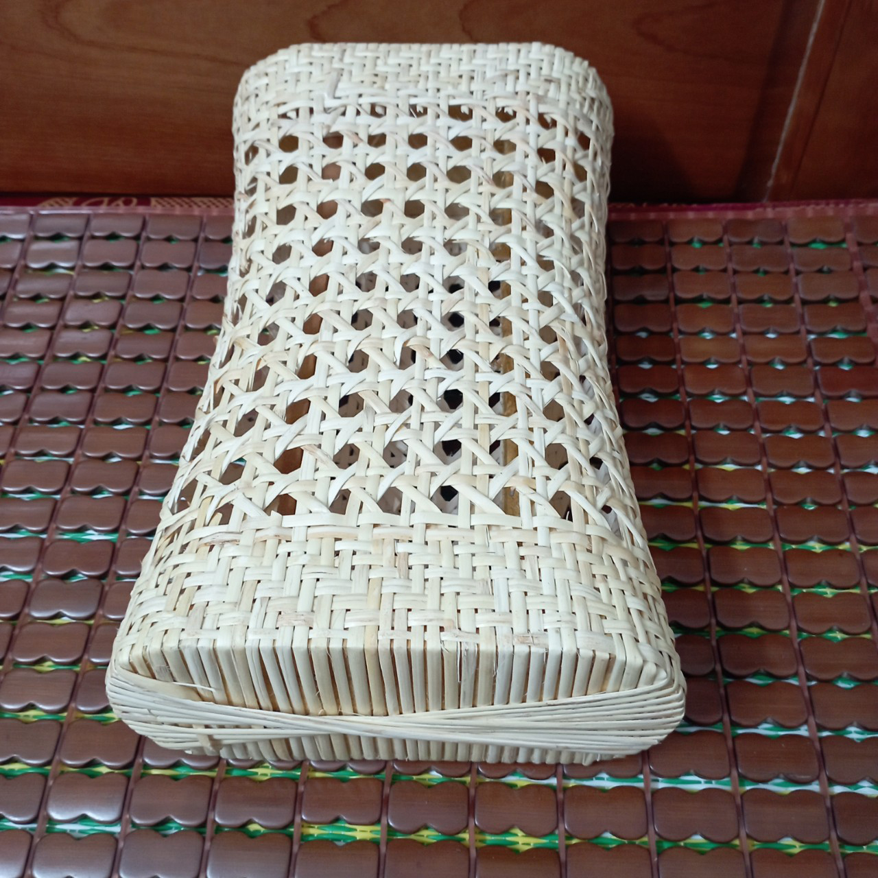 Gối mây thưa tự nhiên, khung gỗ