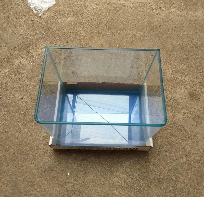 Bể cá mini đúc uốn góc cỡ 18 x 13 x15 cm