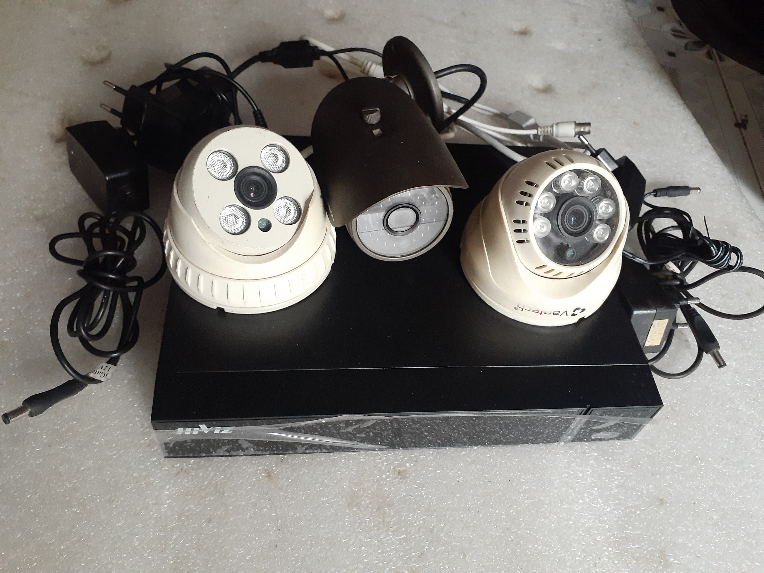 [HCM]TRỌN BỘ 3 CAMERA THANH LÝ