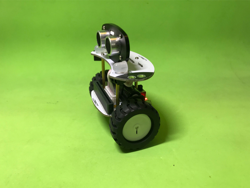 XE ROBOT 2 BÁNH TỰ CÂN BẰNG MICROBIT