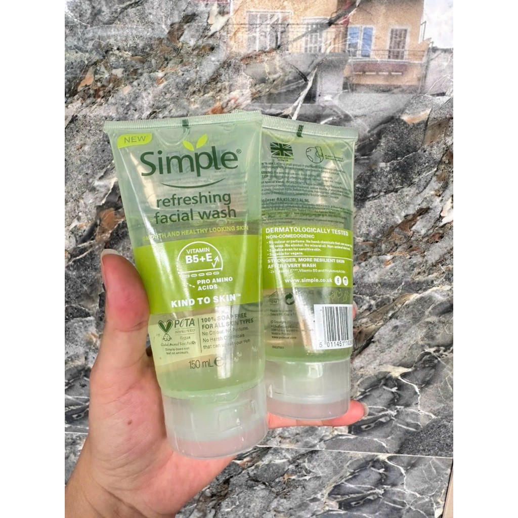 Sữa rửa mặt Simple Refreshing Facial Wash Gel cho Da Nhạy Cảm 150ml[XANH LÀNH TÍNH]