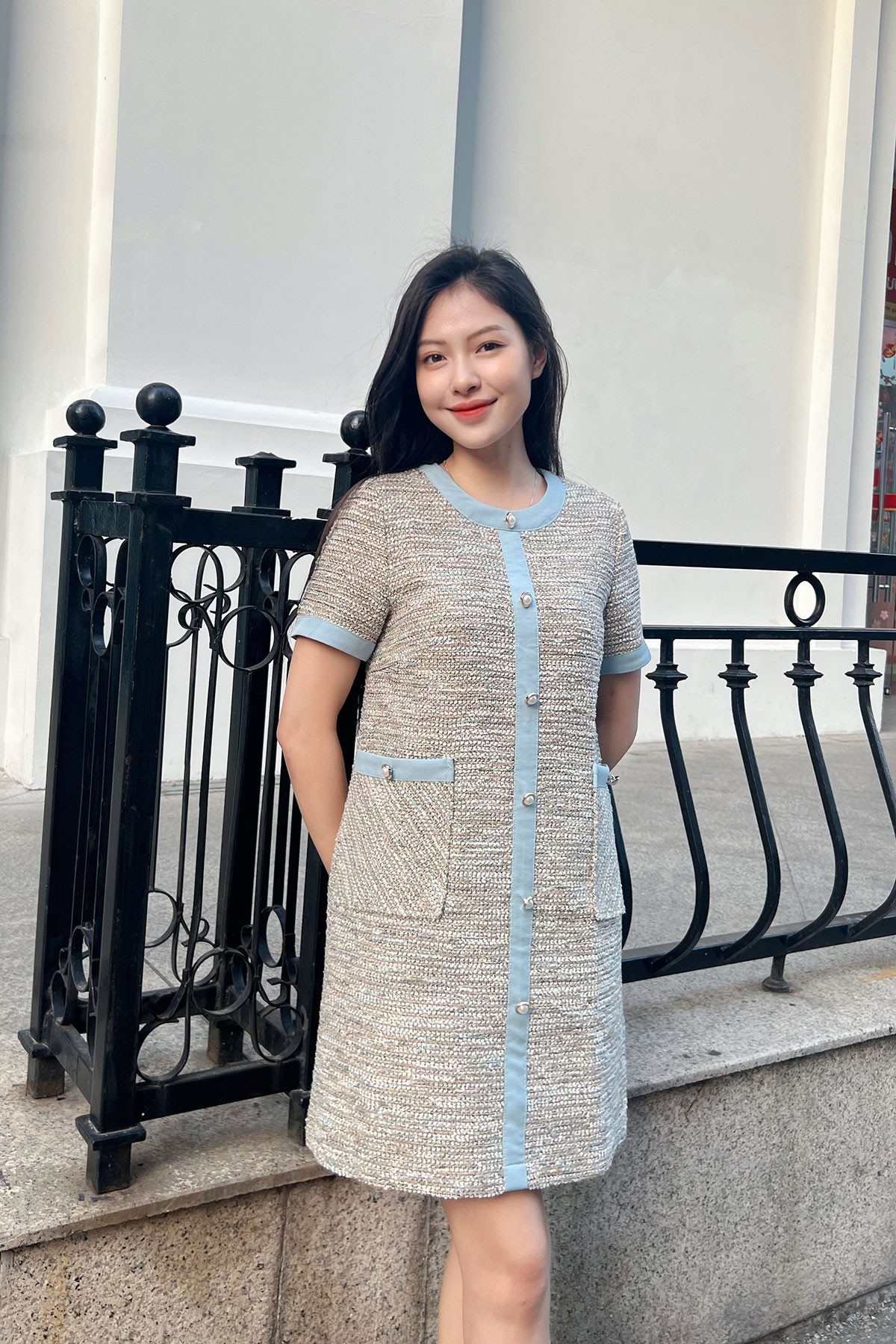 [Nhập NOVFALAZSOCIAL02 giảm 40K]  Đầm Suông VIENTRAN Dạ Tweed V63T22T012