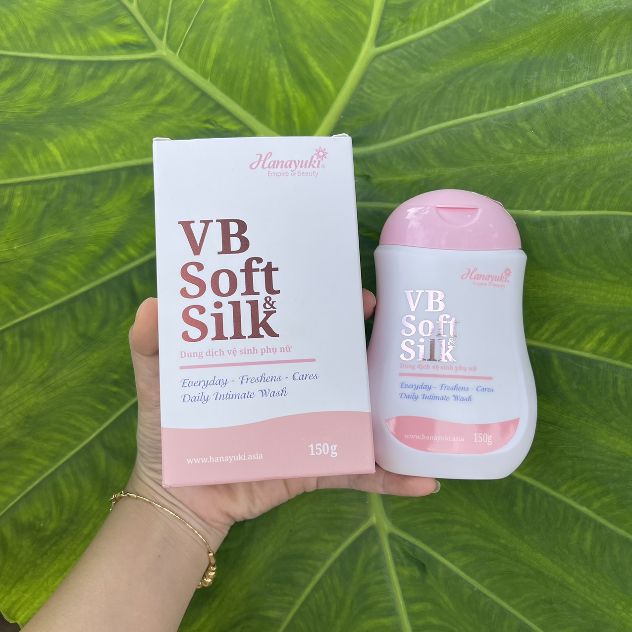 [CHÍNH HÃNG] Dung Dịch Vệ Sinh Phụ Nữ Hana Soft Silk - Hanayuki