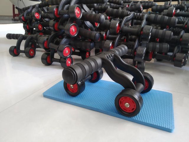 Con Lăn Tập Bụng 4 Bánh
