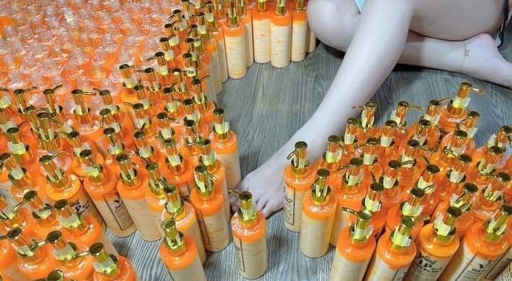kem body Tinh Chất Kem Vip Bóc Đen
