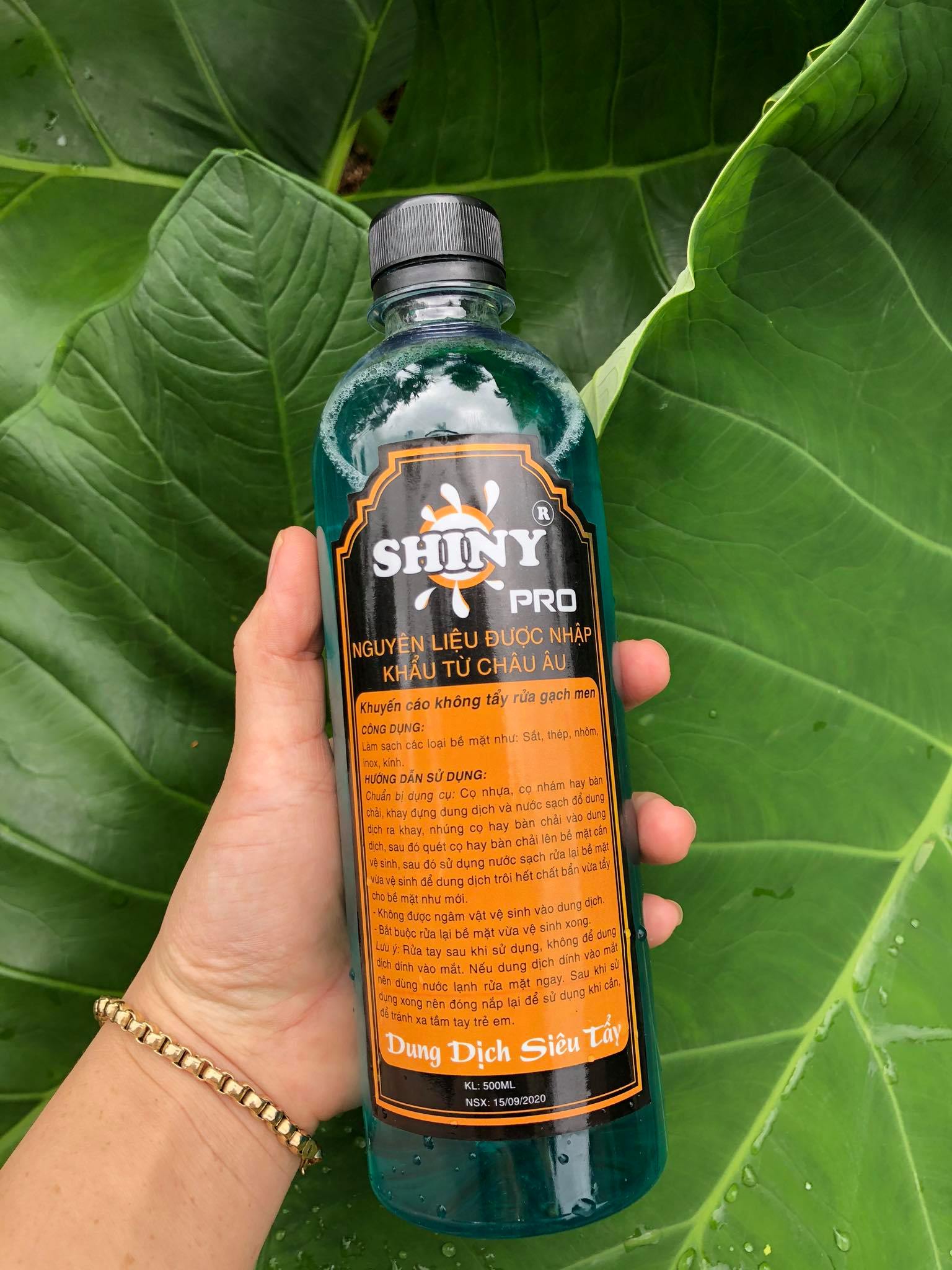 Dung dịch rửa xe không chạm