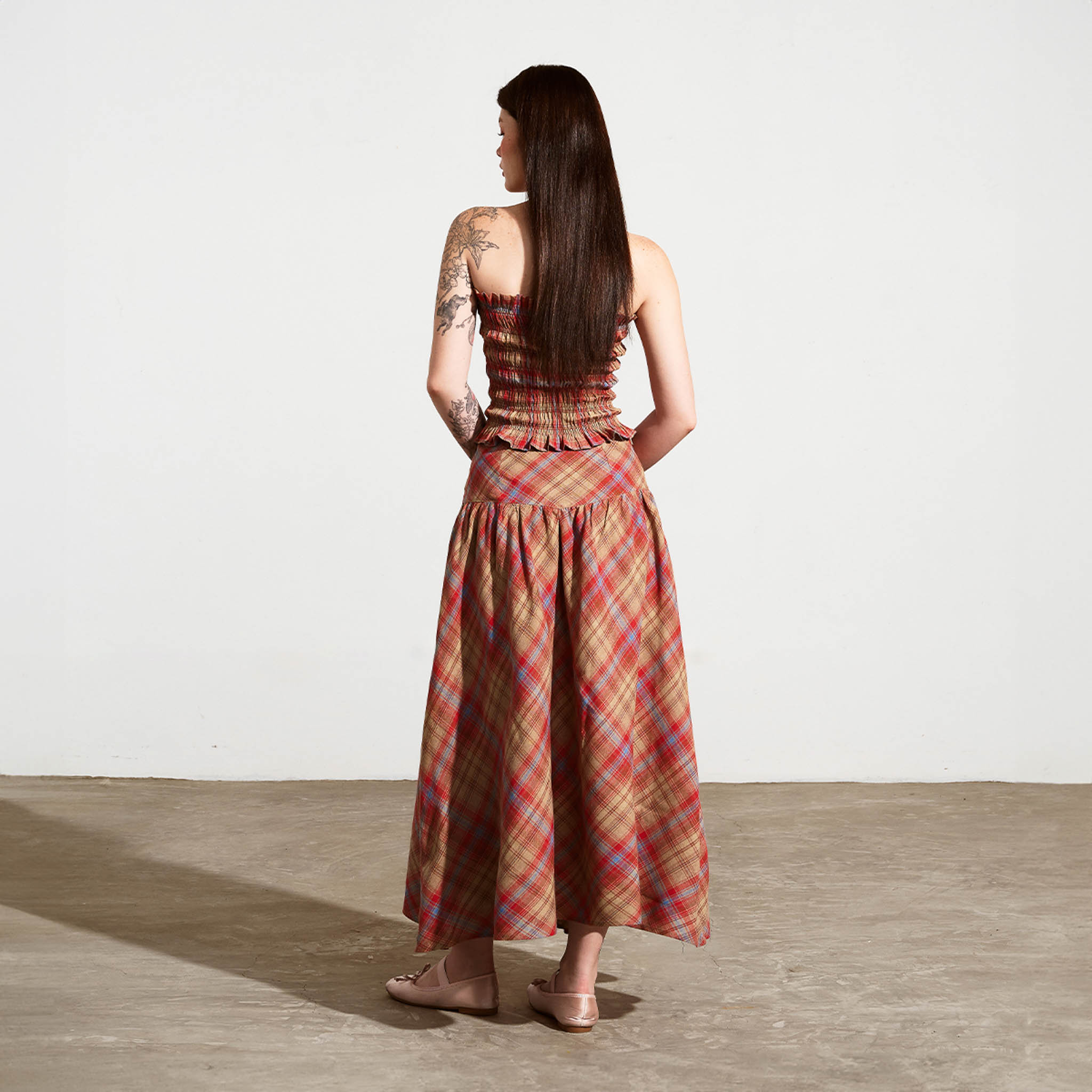 DOTTIE - Chân váy midi kẻ ô - Đỏ - S0195