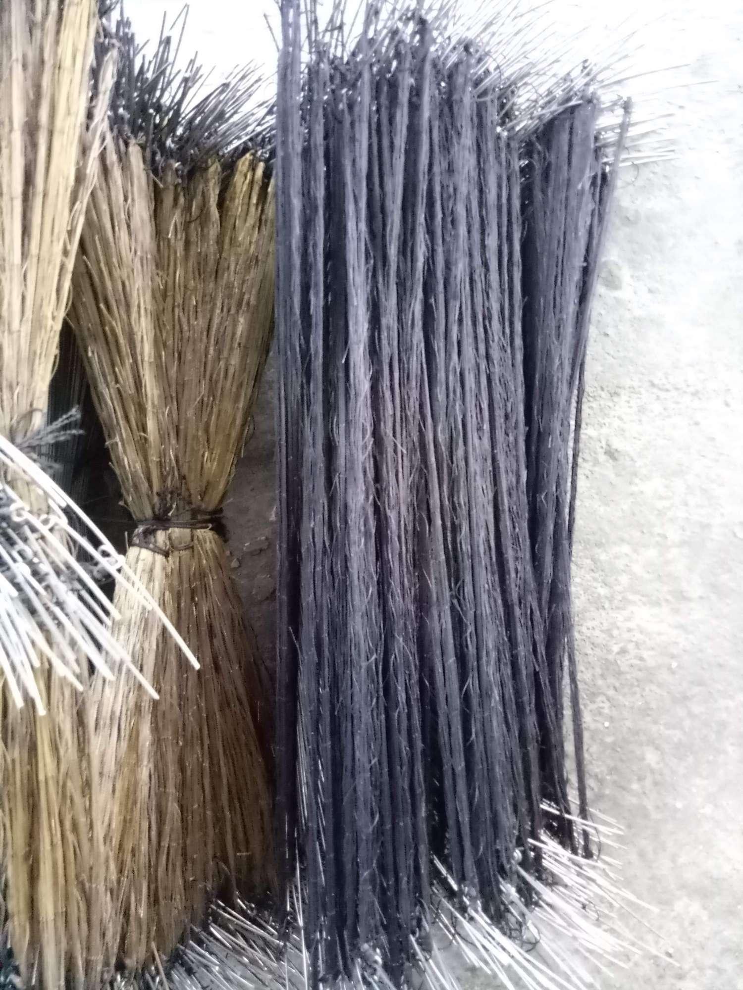 cung bẫy chim cút tàng hình màu cỏ khô và màu đen