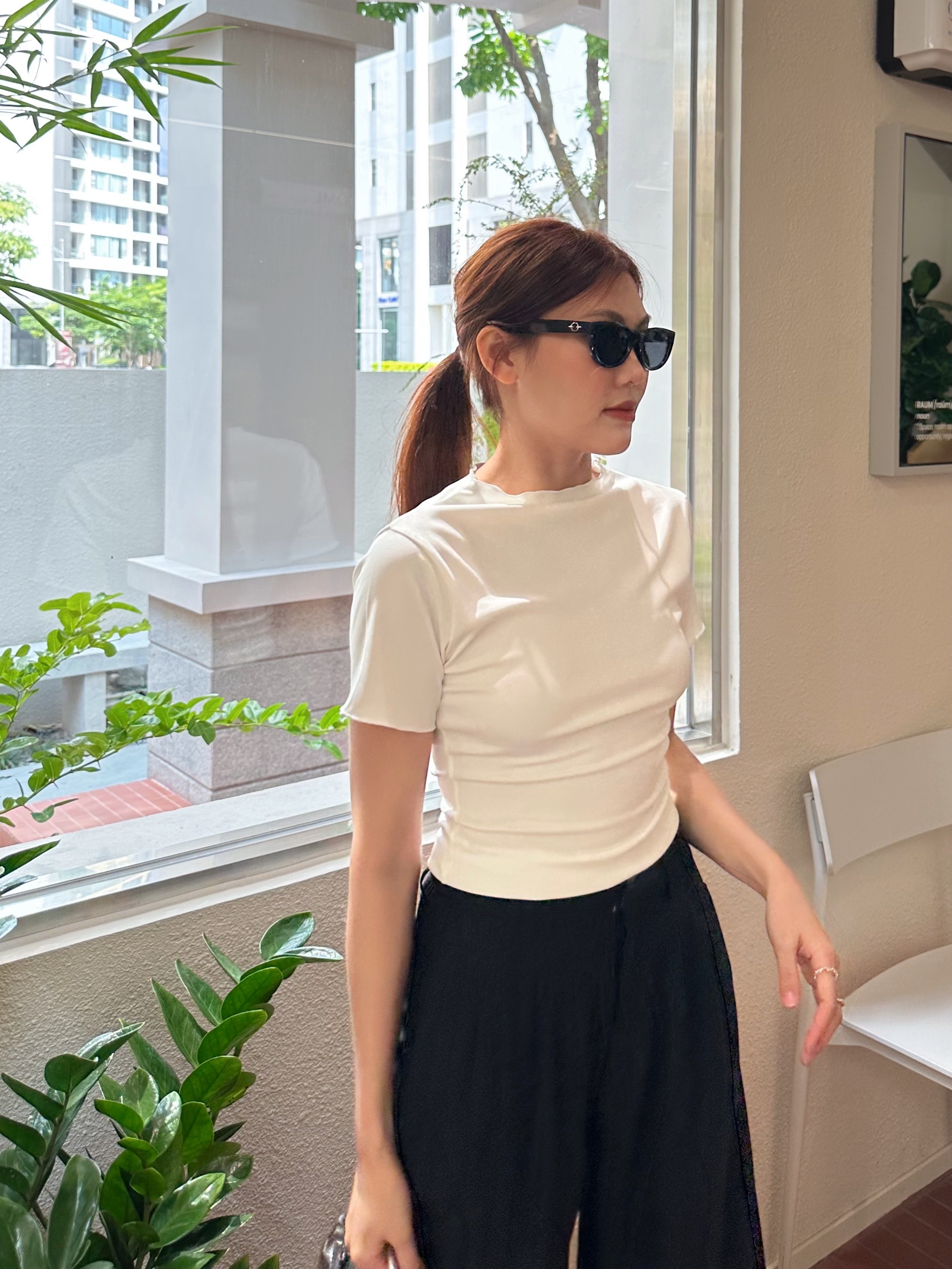Áo thun ôm baby tee cuốn biên hack eo - 𝐂𝐚𝐦𝐢 𝐓𝐞𝐞