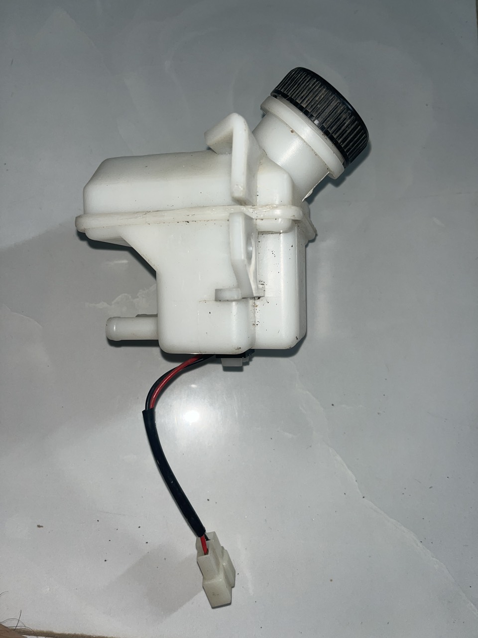 Bình dầu phanh kiểu 1 lắp xe 3.5 đến 6 tấn
