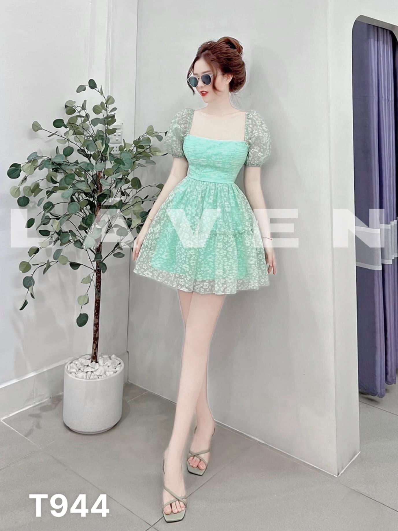 Đầm ren hoa nữ tay ngắn cổ u công chúa có lót trong T944