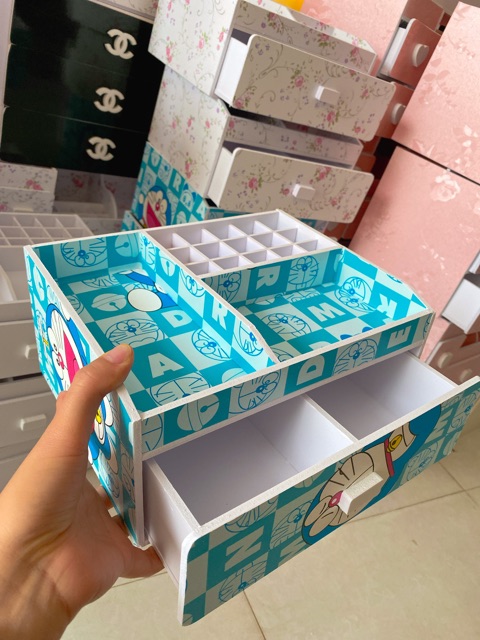 Kệ mỹ phẩm nhỏ doraemon 25cm