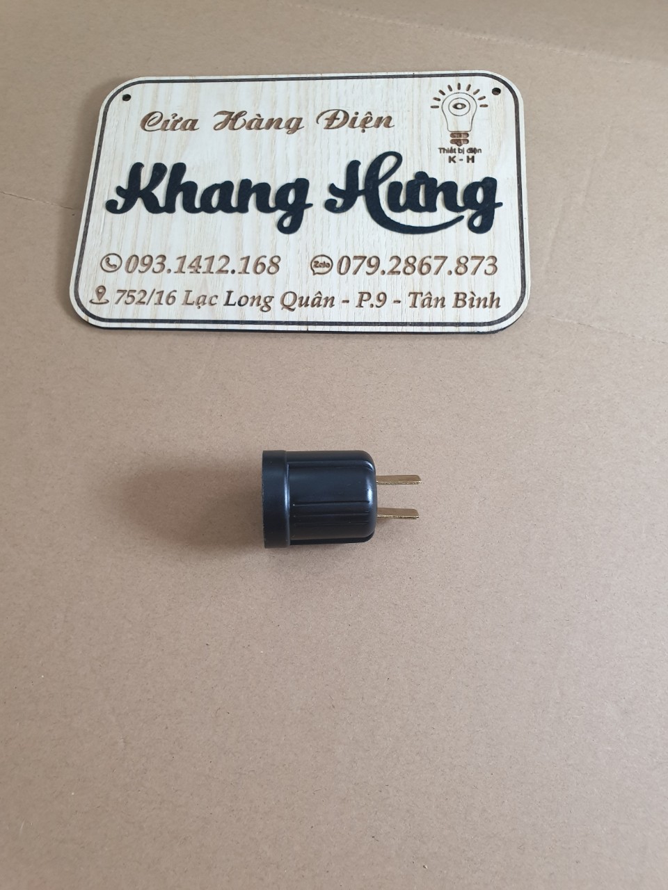Đui đèn liền phích cắm LiOA đui xoáy E27 - DDCP
