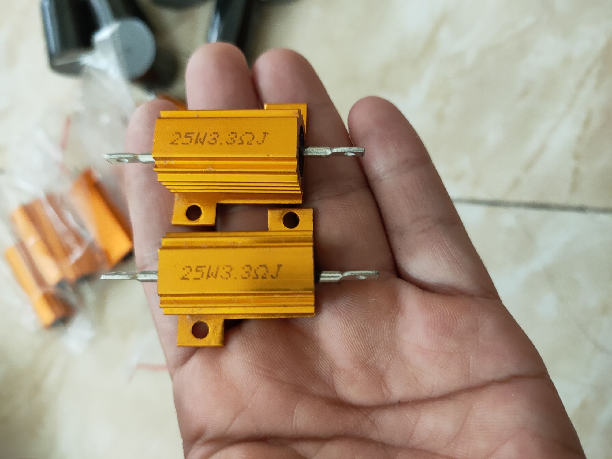 2 điện trở nhôm 3.3om 25w