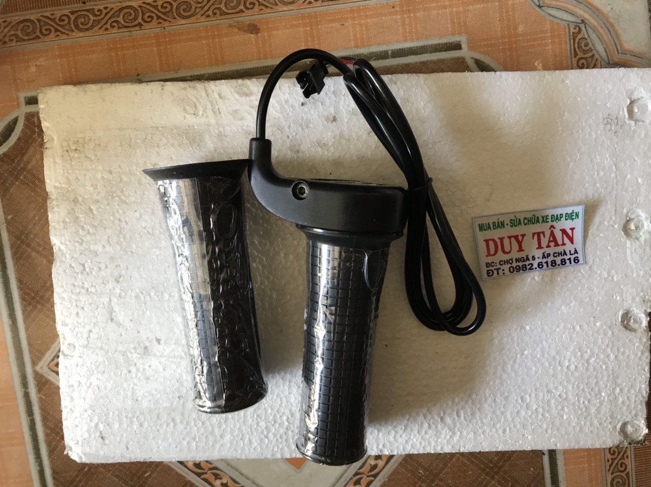 tay ga zin xe đạp điện