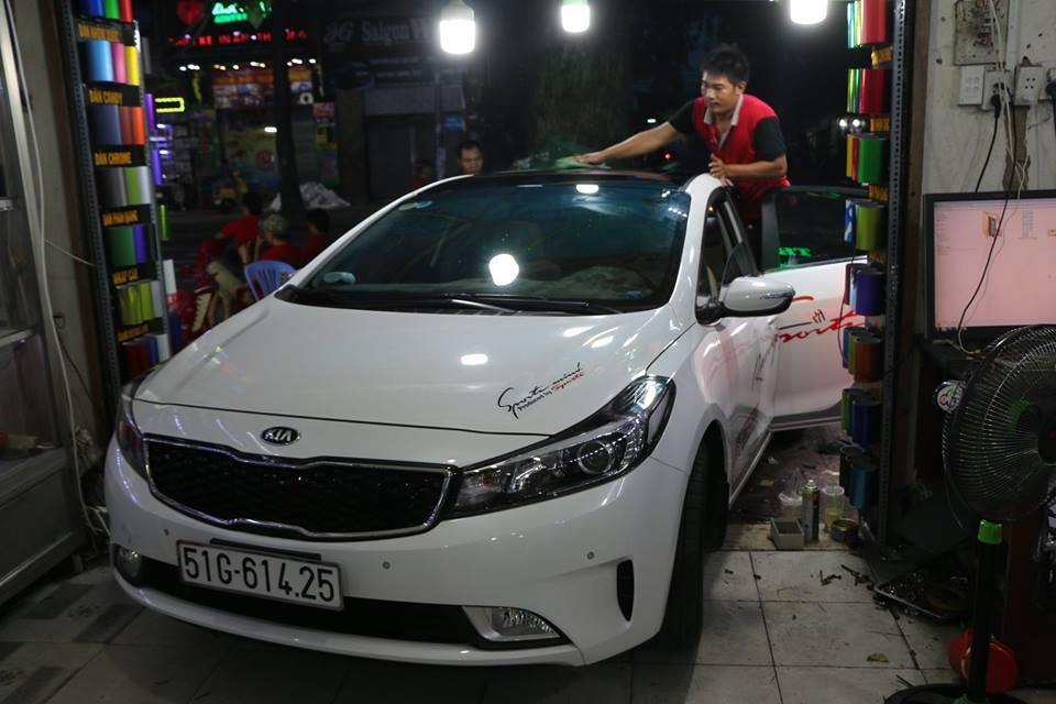Tem dán sườn xe cerato