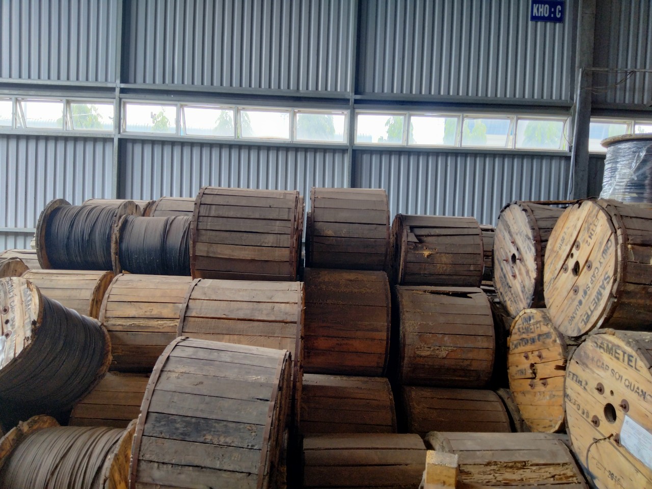 Cáp quang 2FO ống lỏng cuộn 1000m