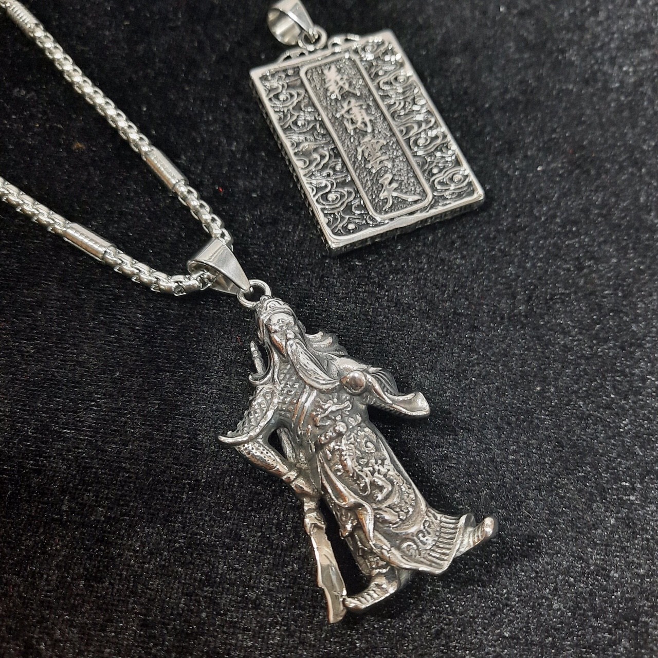 Mặt dây chuyền hình quang công bao chất - caraven silver