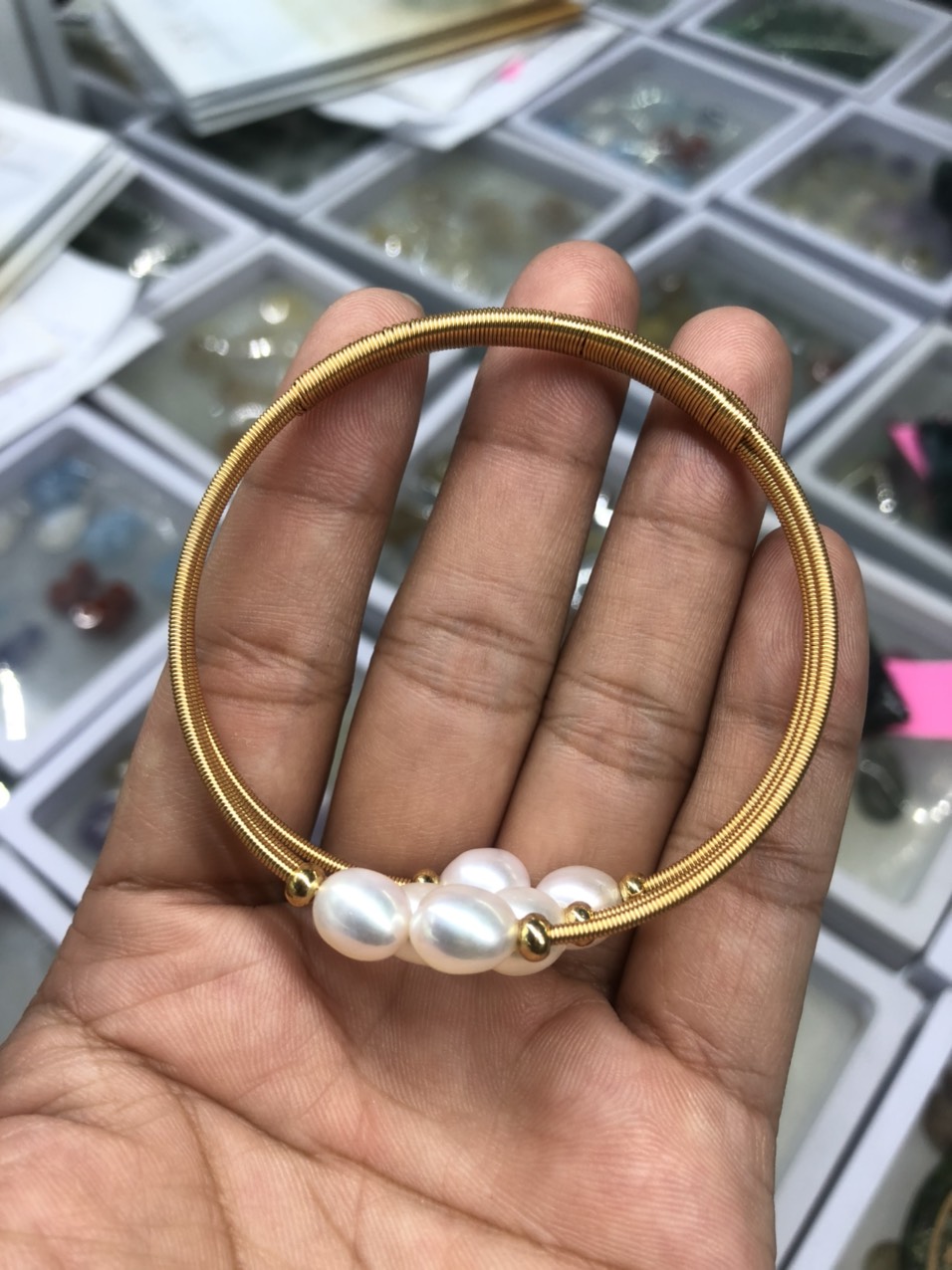 Vòng đeo tay, lắc tay từ ngọc trai nuôi cho nữ