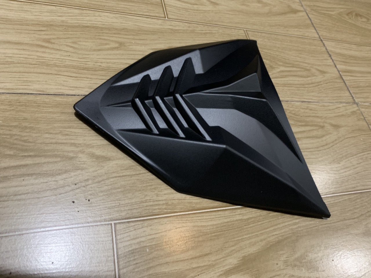 ốp mặt nạ xe winner X V2 màu đen nhám