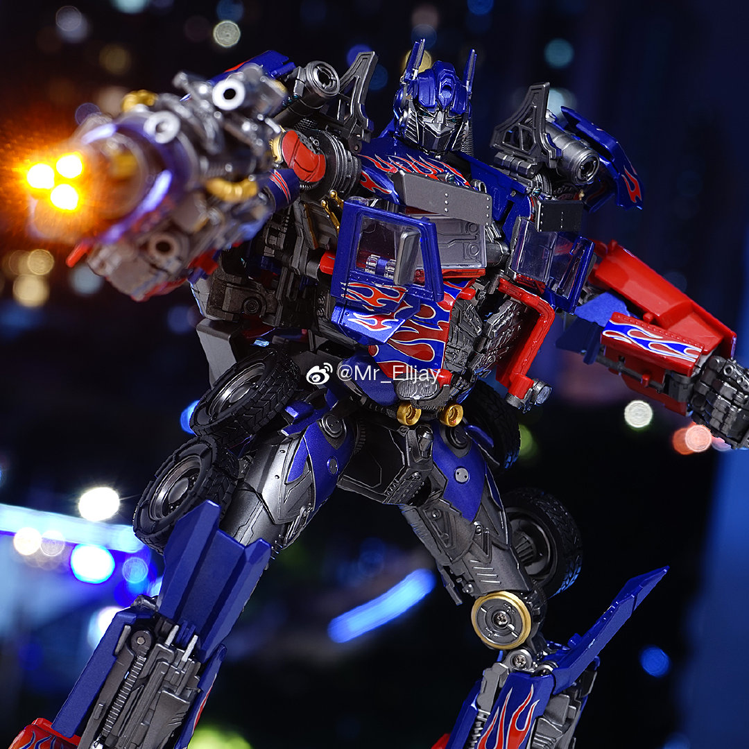 Mô hình Transformers Optimus Prime BMB LS03F