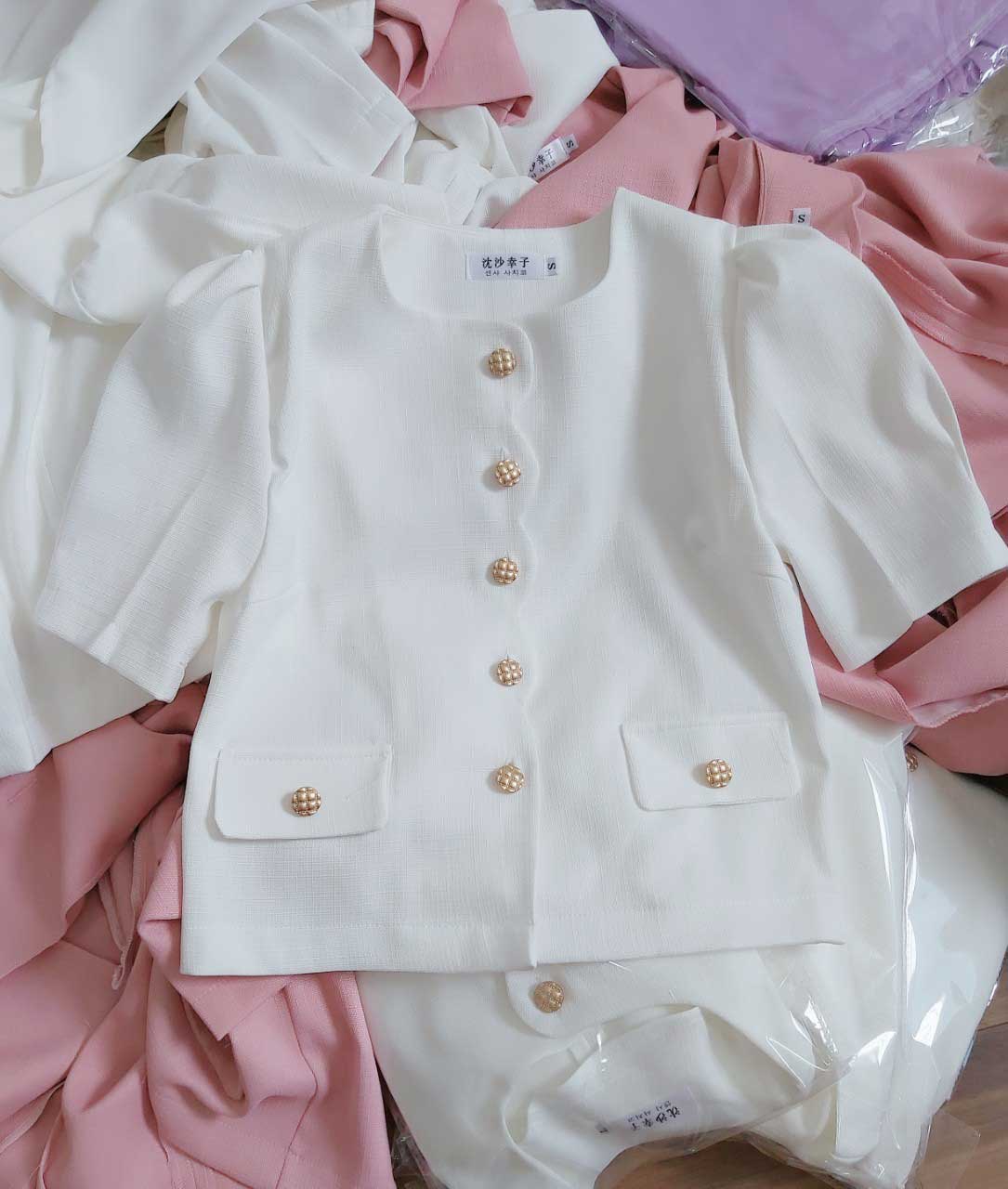 Set áo và chân váy nữ