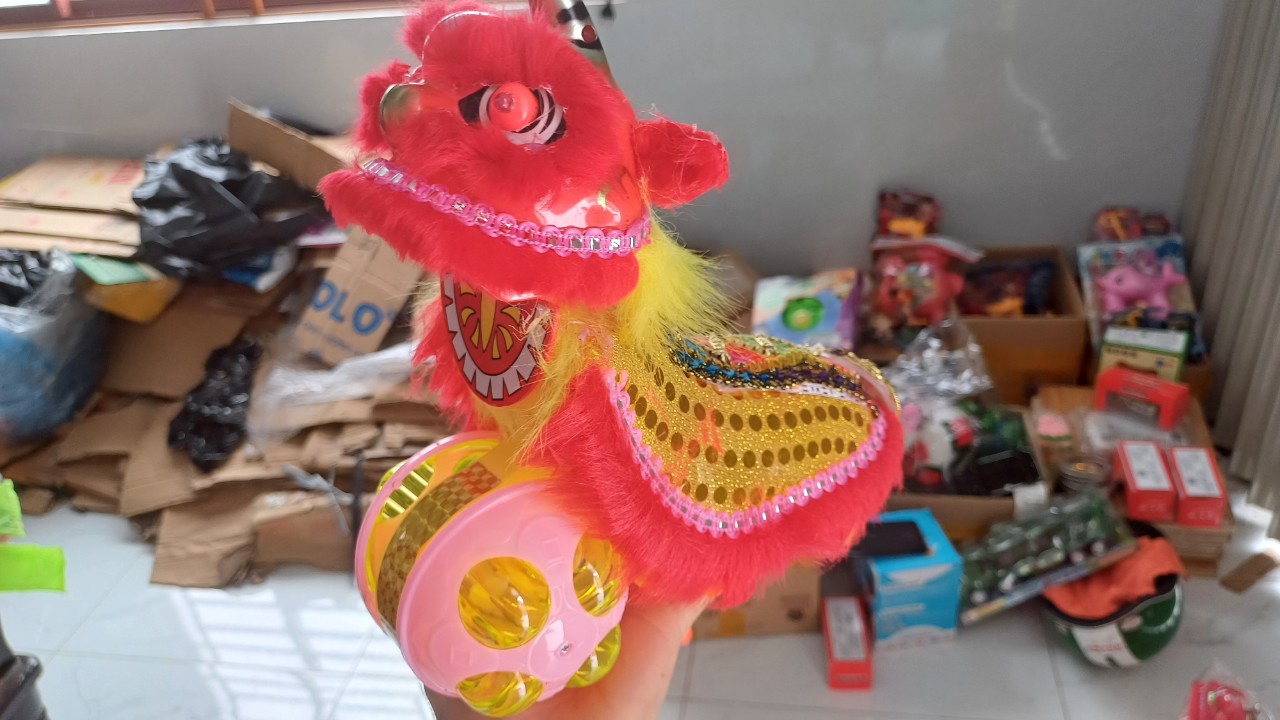 Đồ chơi lồng đèn trung thu con lân kim sa