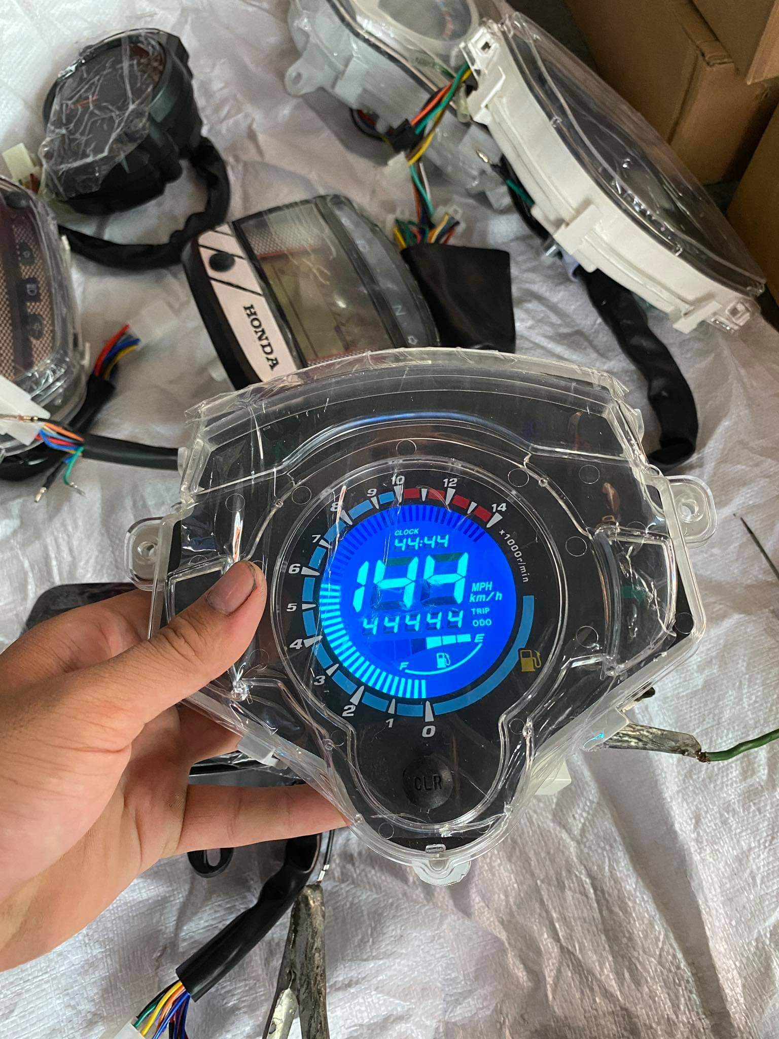 đồng hồ điện tử gắn ex 135 mạch LCD