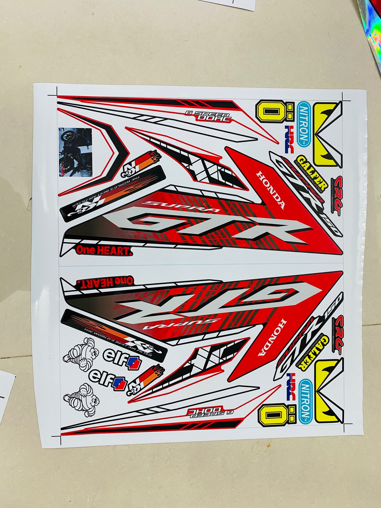 Tem rời Winner GTR đỏ đen