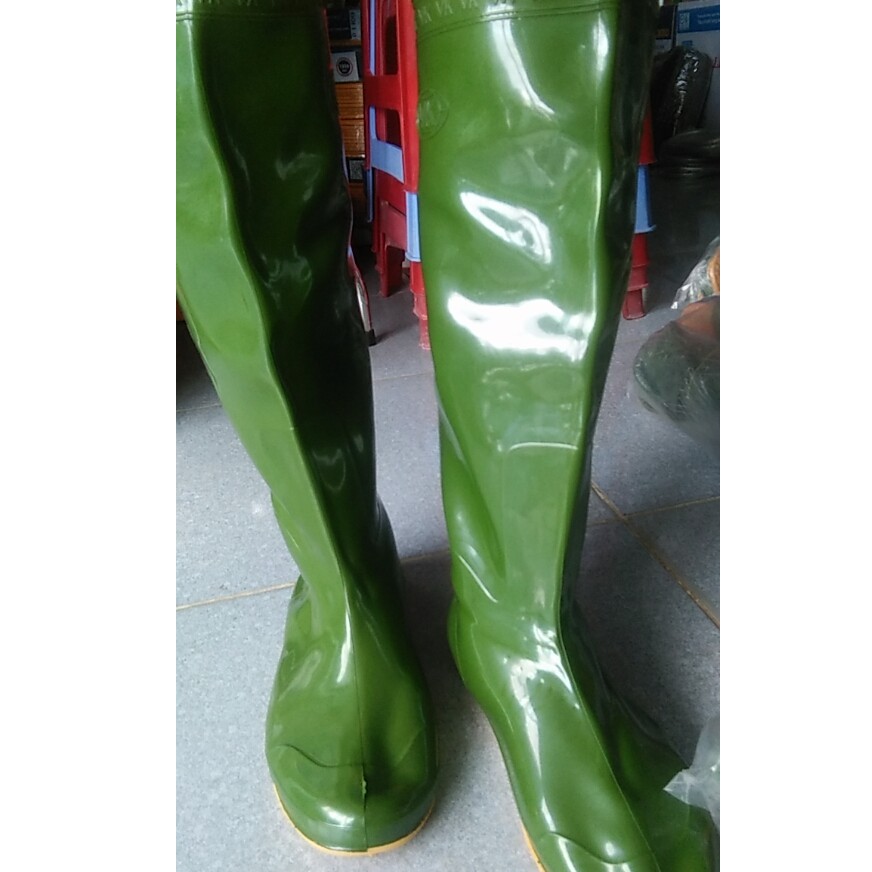 Ủng làm vườn siêu nhẹ