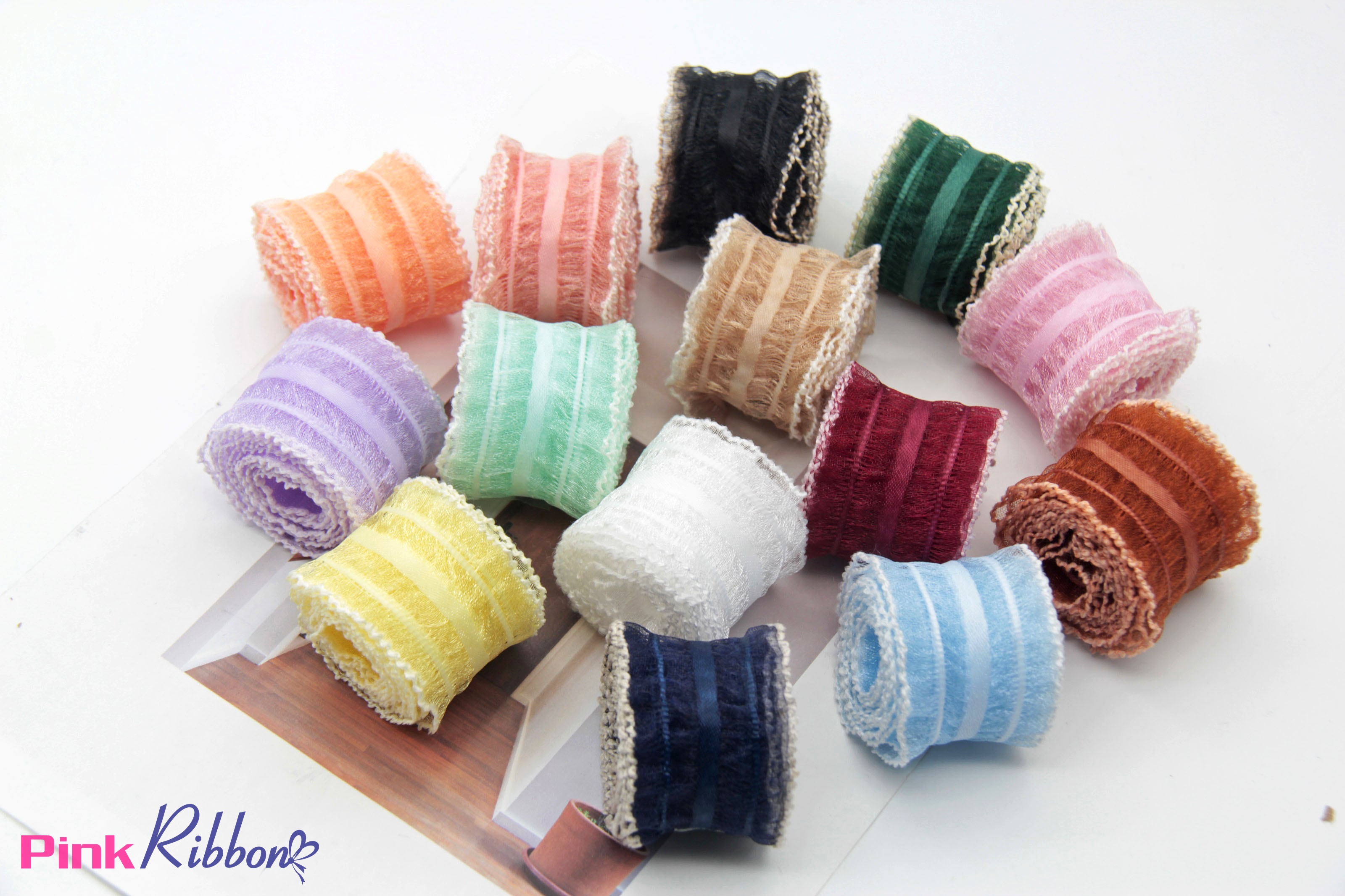 Voan dún viền chỉ trắng 4cm