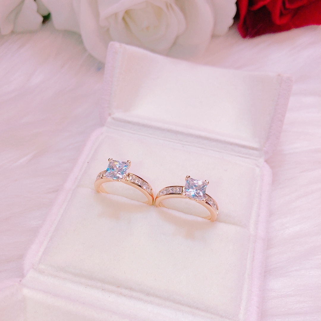 Nhẫn nữ GADO N008 mạ vàng cao cấp đính đá pha lê vuông sáng lấp lánh tinh khôi thiết kế sang trọng tinh tế - dùng đi tiệc cực kì sang chảnh