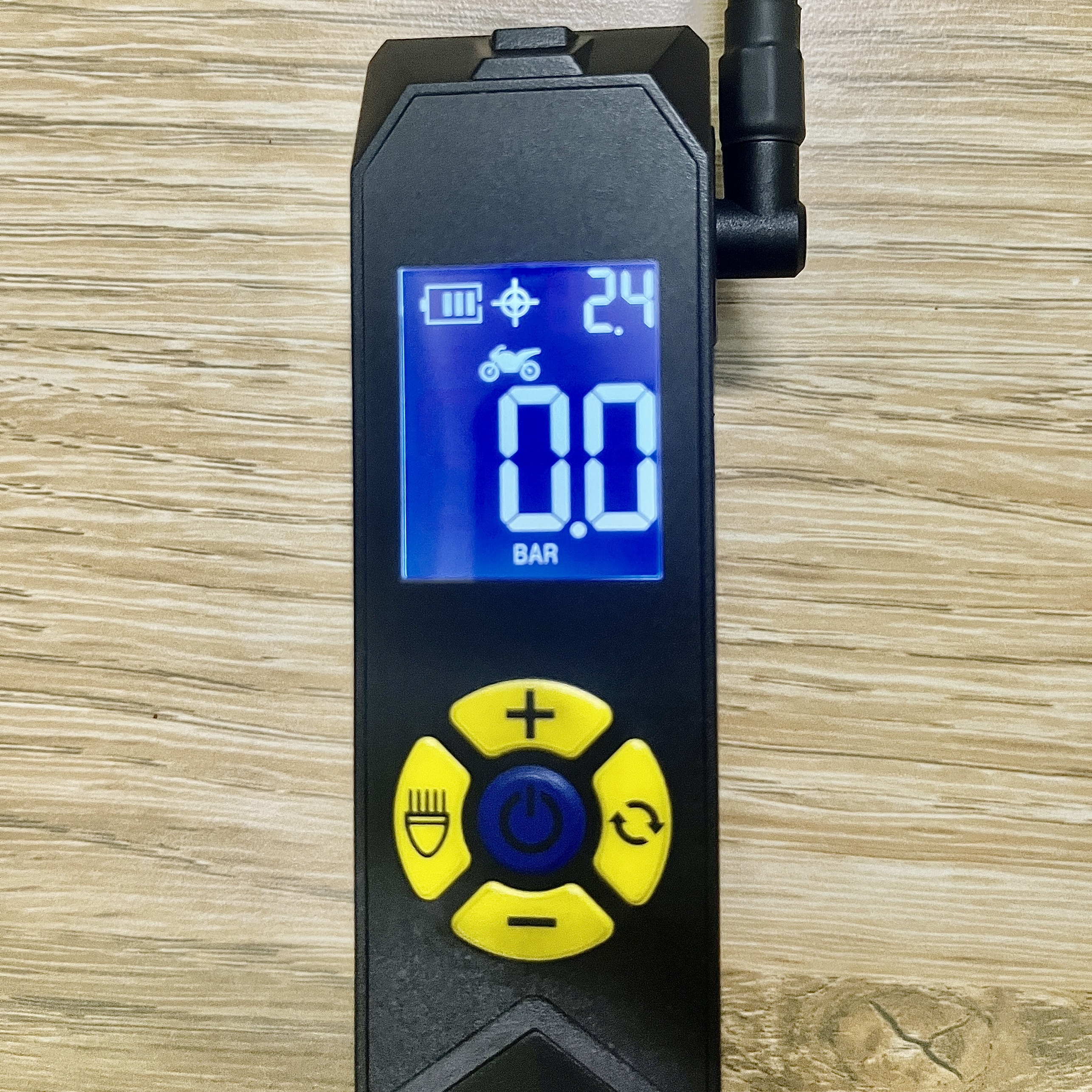 Máy bơm sạc điện mini MICHELIN RECHARGEABLE INFLATOR 3321